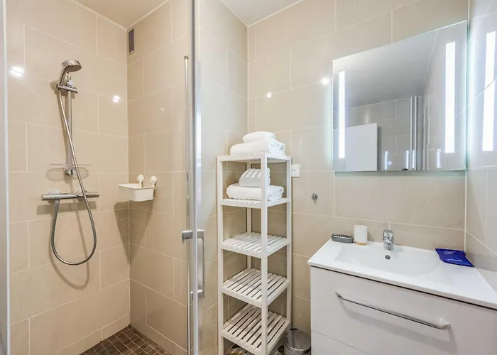 Lejlighed Charming 1br 2p - 11th